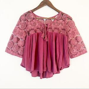 American Eagle embroidered lace 3/4 sleeve top XS EUC